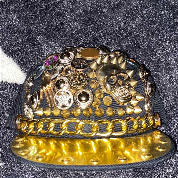 Video shoot ready.. or let’s just be extra today! - Picture 2 of 4